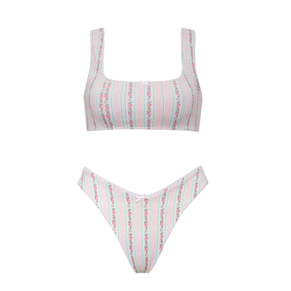 Frankie’s Bikinis NWT French Holiday floral set - Picture 1 of 5